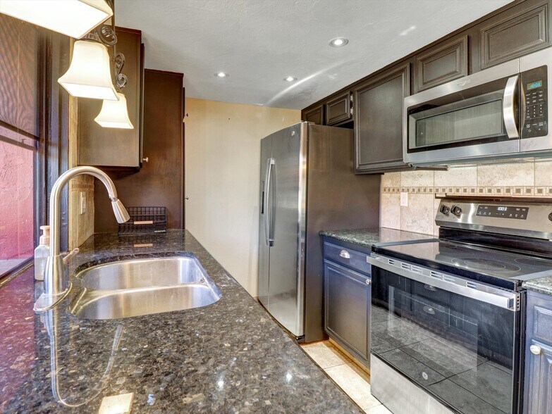 More Photos Of 525 S Thornhill Rd, Palm Springs Apartments For Sale