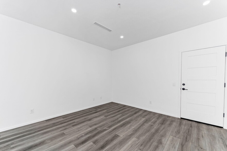 More Photos Of 21 Lalo Way, Tucson Multifamily For Sale