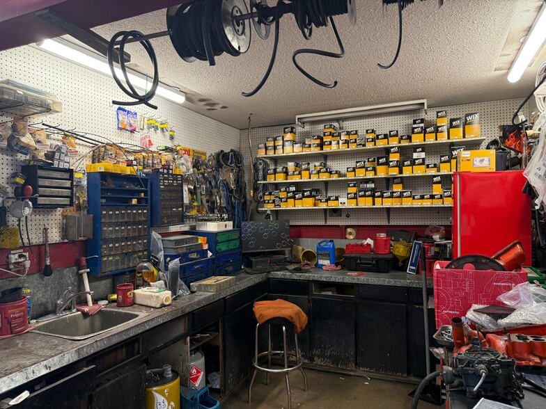 More Photos Of 22339 48 Av, Langley Auto Repair For Sale