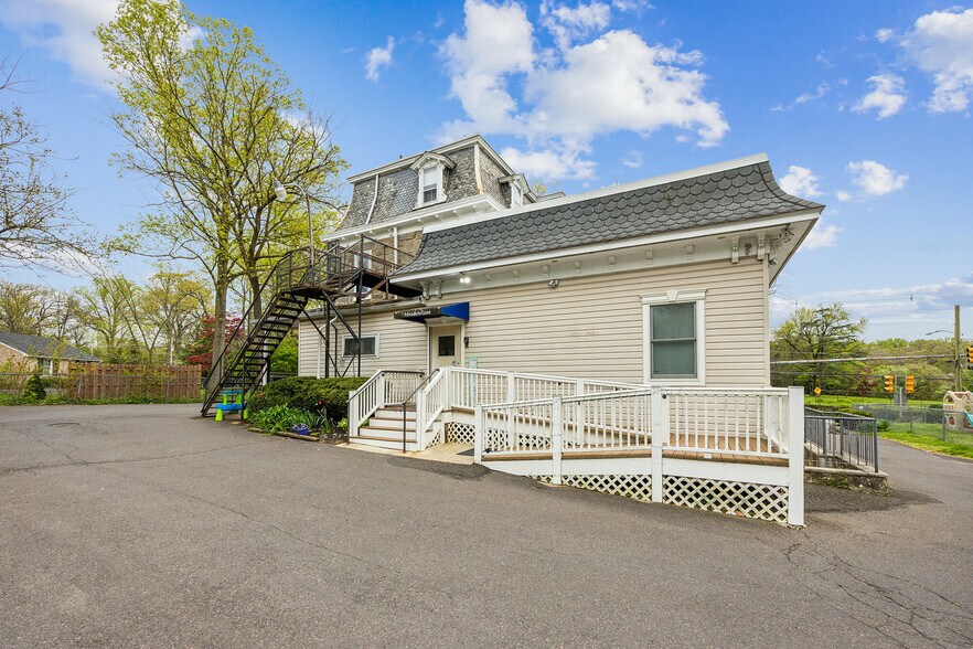 More Photos Of 616 Meetinghouse Rd, Jenkintown Schools For Sale