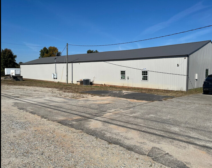 Primary Photo Of 4200 Maysville Rd, Commerce Flex For Lease