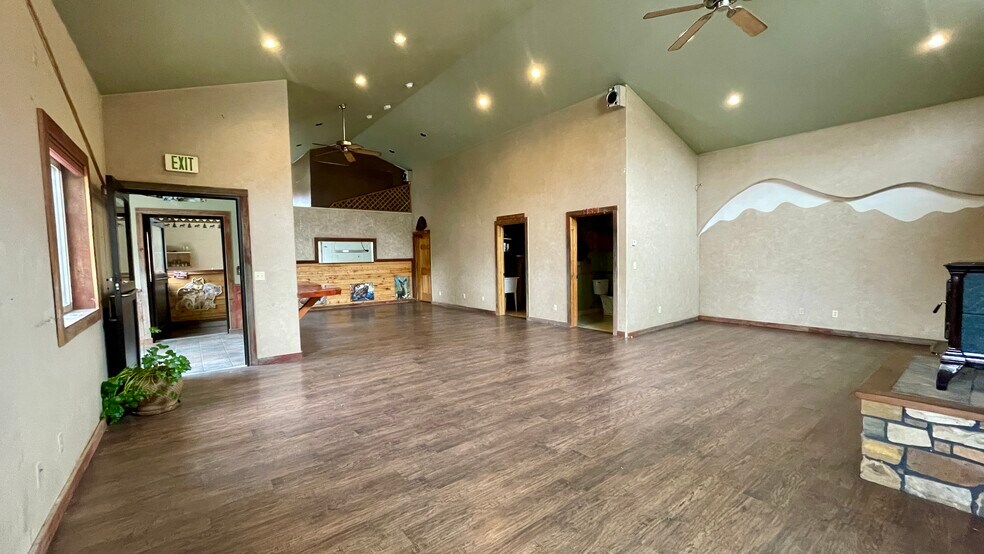 More Photos Of 606 W Byers Ave, Hot Sulphur Springs Flex For Sale