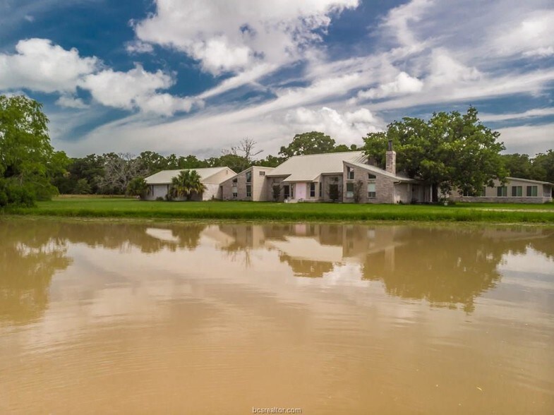 More Photos Of 993 Peach Creek Cut Off, College Station Office Residential For Sale