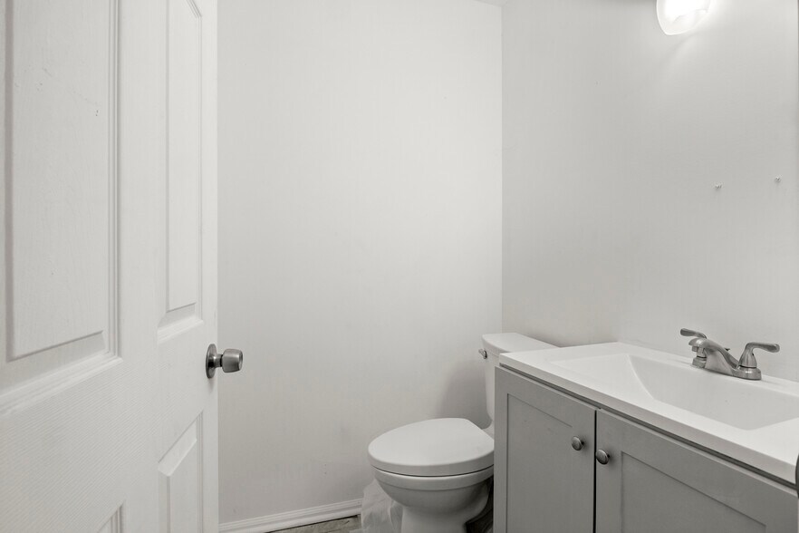 More Photos Of 19424 W Warren Ave, Detroit Storefront For Sale