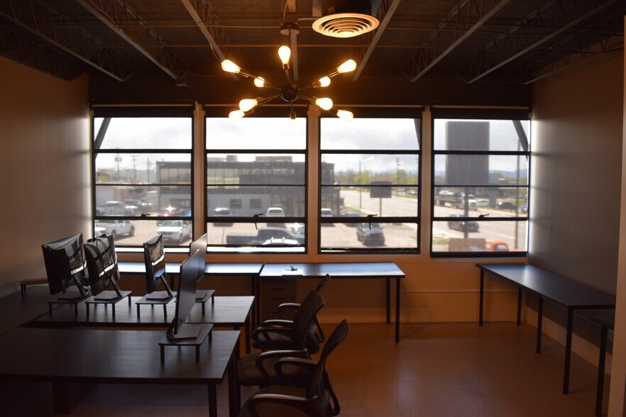 More Photos Of 1340 S Santa Fe Dr, Denver Office For Lease