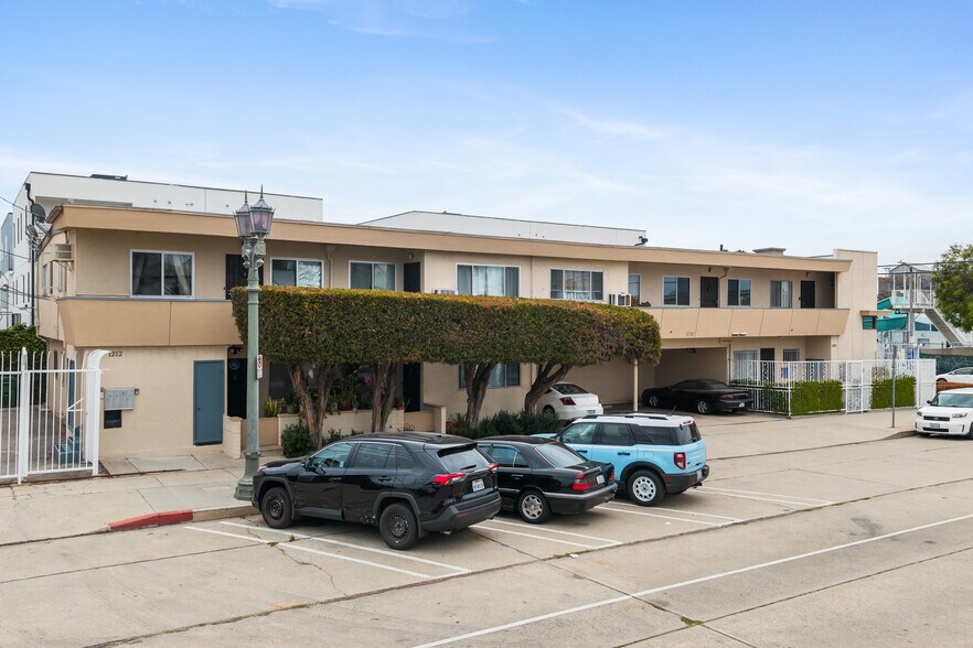 More Photos Of 1202-1212 N Cole Ave, Los Angeles Apartments For Sale