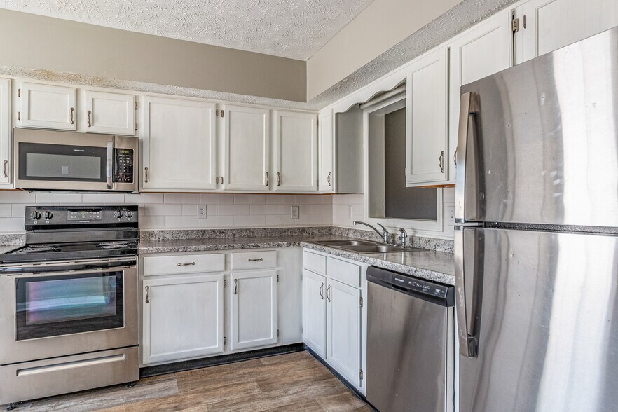 More Photos Of 291 Dunbar Cave Rd, Clarksville Multifamily For Sale