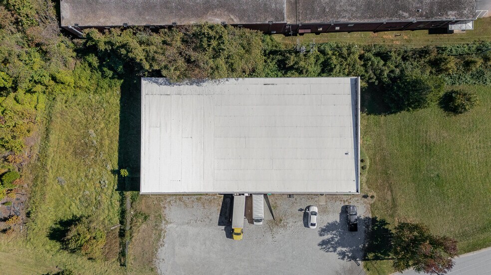 More Photos Of 1308 Starr Dr, High Point Service For Lease