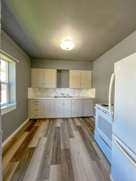 More Photos Of 204 SE 12th St, College Place Apartments For Sale