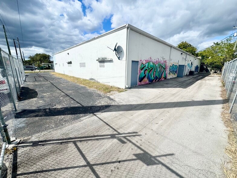 More Photos Of 702-710 NW 9th ave, Fort Lauderdale Warehouse For Lease