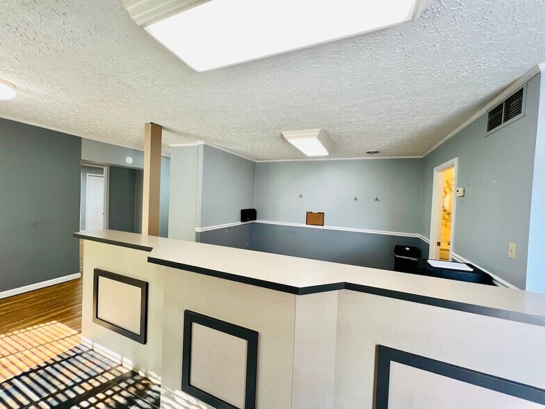 More Photos Of 414 Public Sq, Columbia Office For Sale