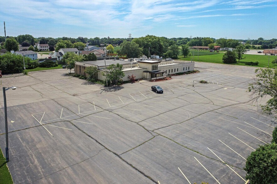 More Photos Of 2801 30th Ave, Kenosha Restaurant For Sale