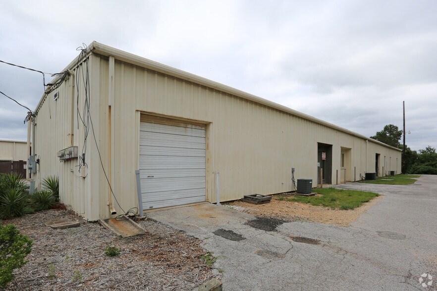 More Photos Of 5000 Whitling Dr, Pelham Unknown For Lease
