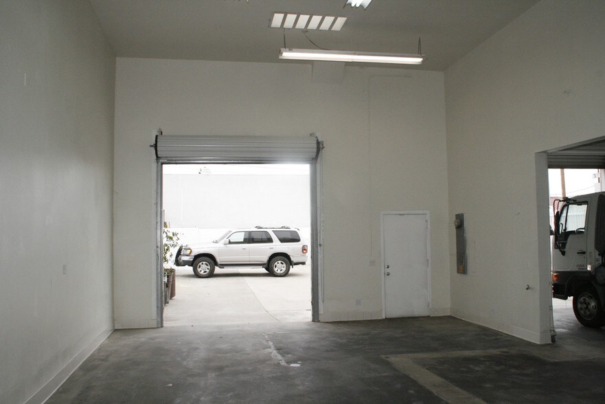 More Photos Of 25915 Senator Ave, Harbor City Warehouse For Lease