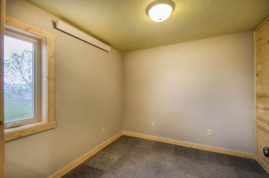 More Photos Of 710 Tenaya St, Hermosa General Retail For Sale