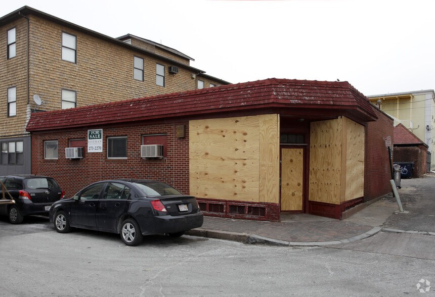 More Photos Of 146 Acorn St, Providence Freestanding For Sale