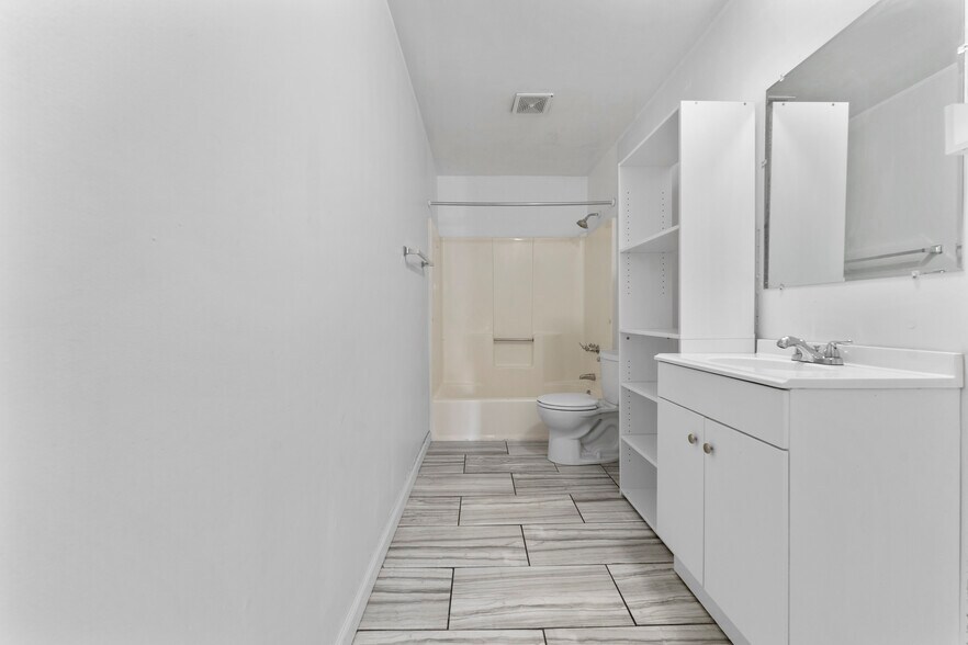 More Photos Of 137 Washington St, Binghamton Apartments For Lease