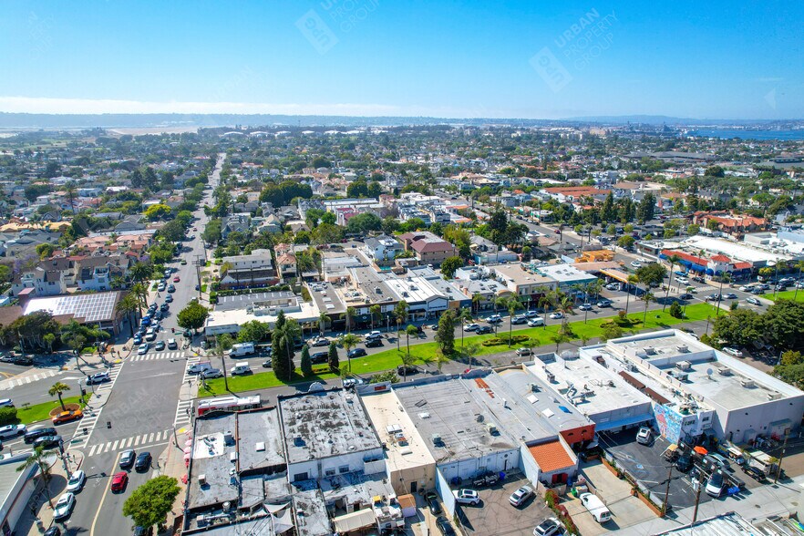 More Photos Of 936 Orange Ave, Coronado Freestanding For Sale