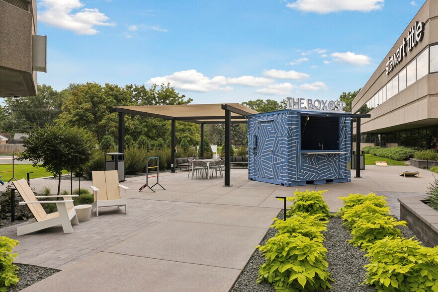 More Photos Of 1650 82nd St W, Bloomington Unknown For Lease