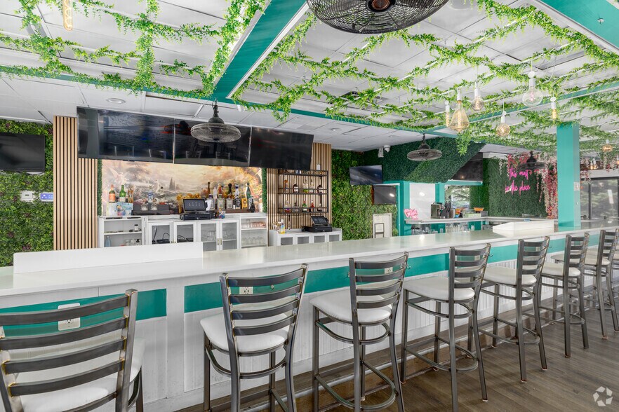 More Photos Of 32 Broad St, Keyport Bar For Sale