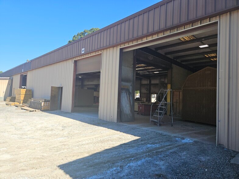 More Photos Of 9184 Turner Rd, Jonesboro Warehouse For Sale