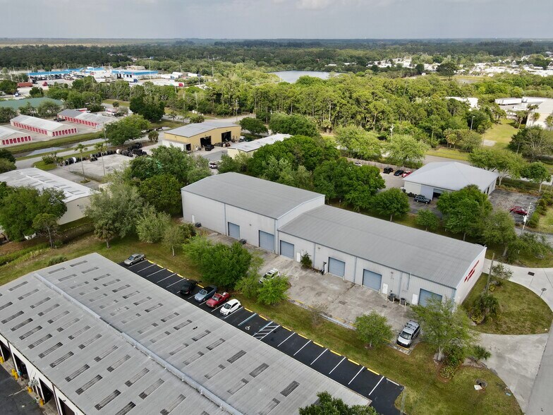 More Photos Of 9050 16th Pl, Vero Beach Warehouse For Lease
