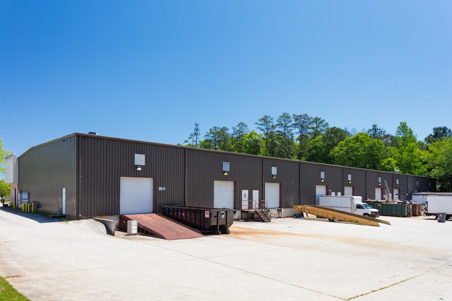 More Photos Of 10 Andrew Dr, Stockbridge Warehouse For Lease