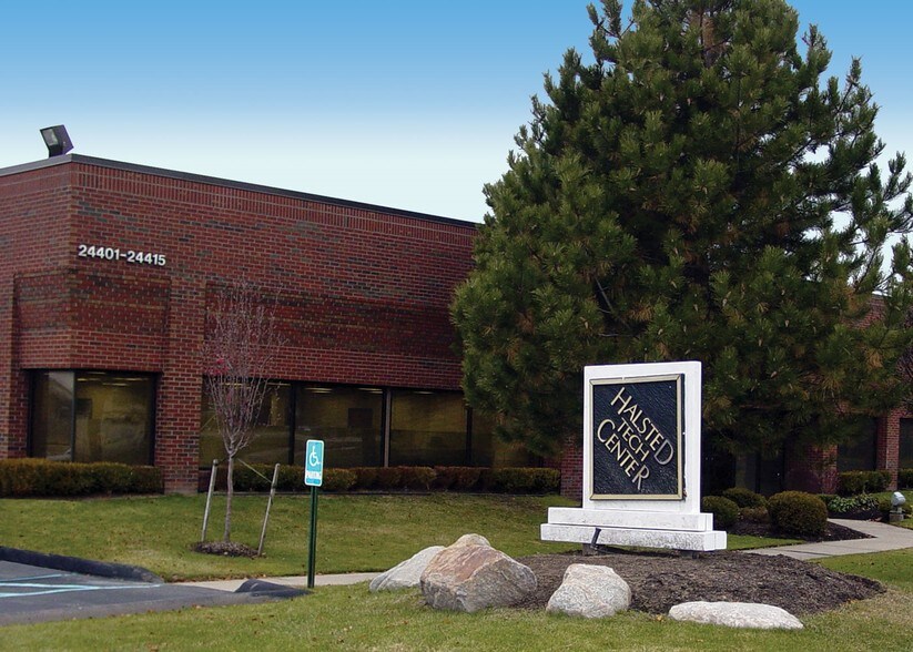 More Photos Of 24401-24415 Halsted Rd, Farmington Hills Light Manufacturing For Lease