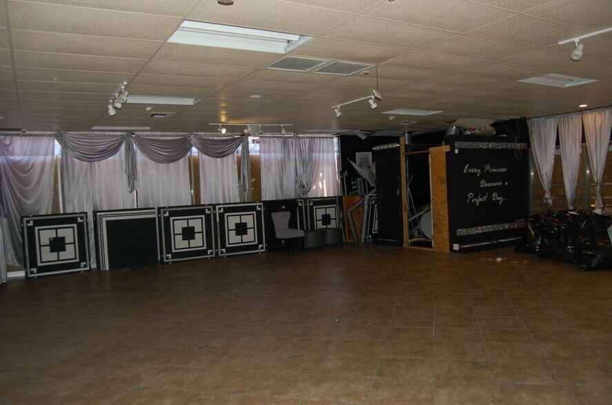 More Photos Of 225 E Base Line St, San Bernardino Freestanding For Sale