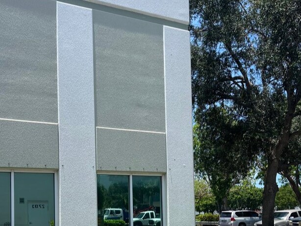 More Photos Of 2721-2737 NW 19th St, Pompano Beach Showroom For Sale