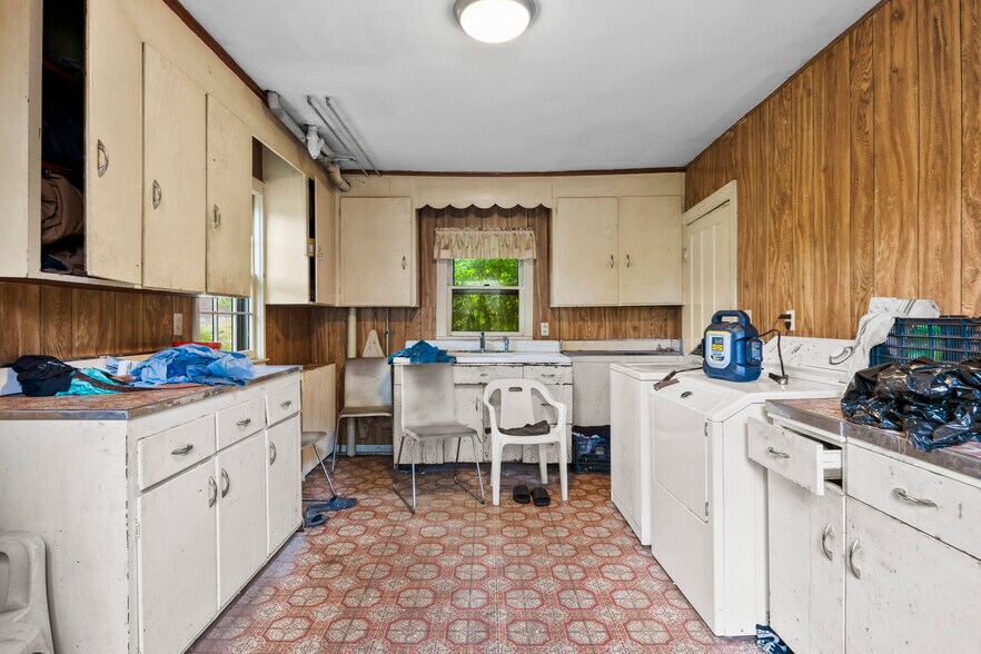 More Photos Of 47 Bronk Rd, Selkirk Land For Sale