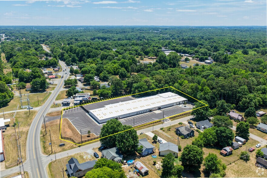 More Photos Of 114 S State St, Haw River Manufacturing For Sale