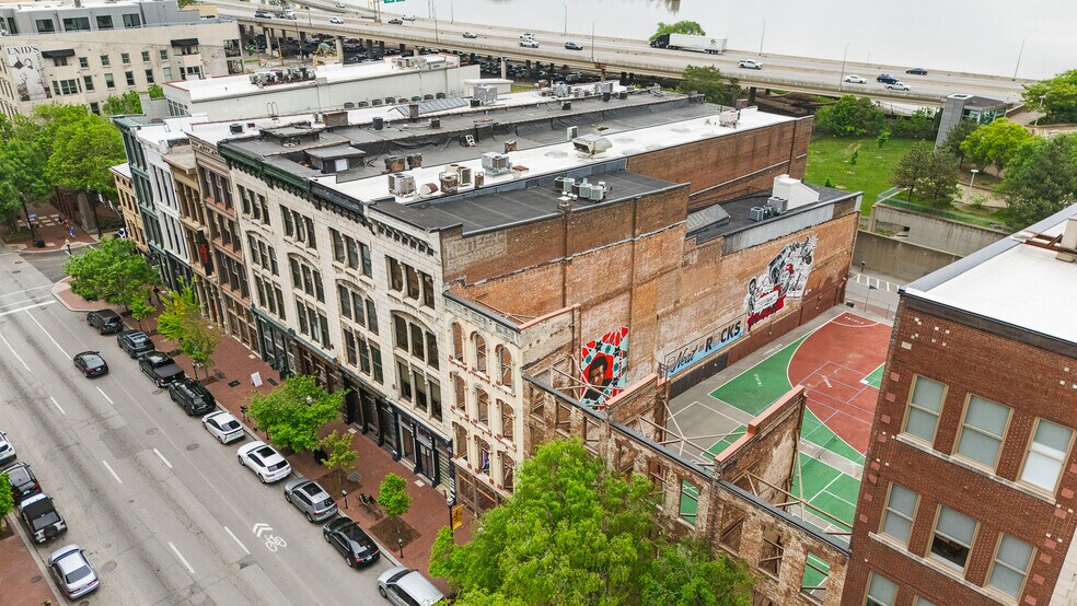 More Photos Of 623 W Main St, Louisville Office For Sale