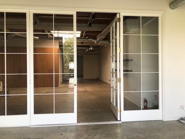 More Photos Of 8714 Santa Monica Blvd, West Hollywood General Retail For Sale