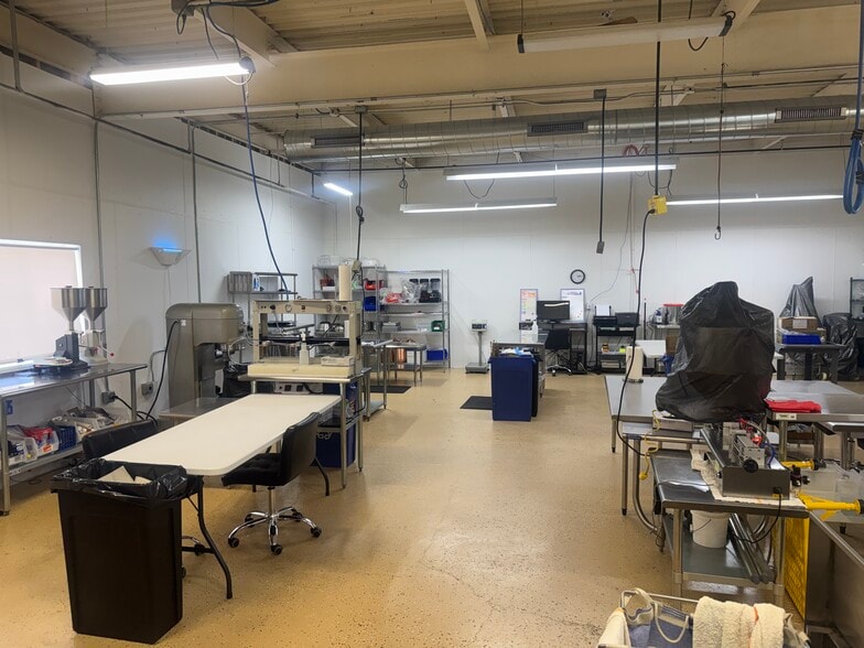 More Photos Of 20 Frederick St, Plymouth Warehouse For Lease