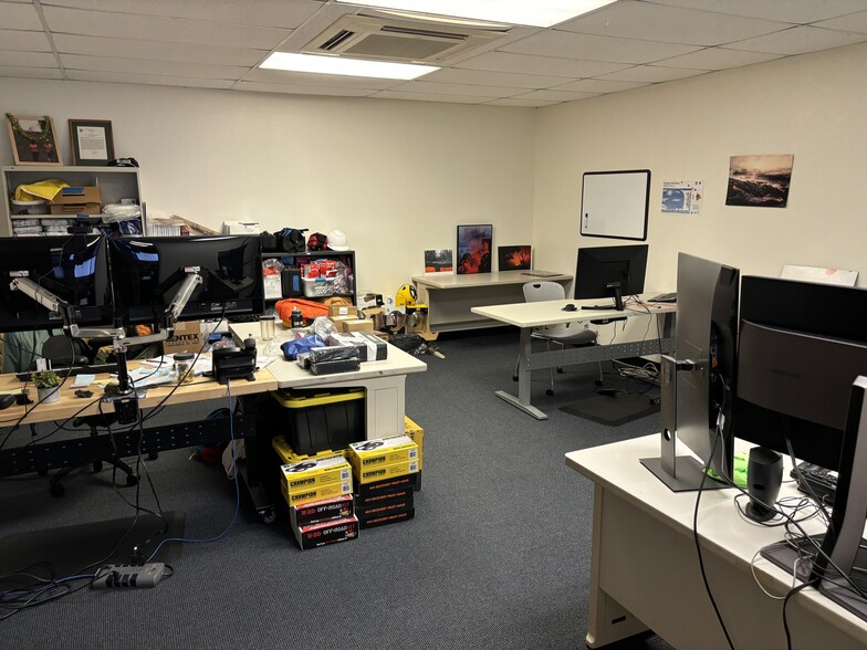 More Photos Of 1280 Kamehameha, Hilo Light Manufacturing For Lease