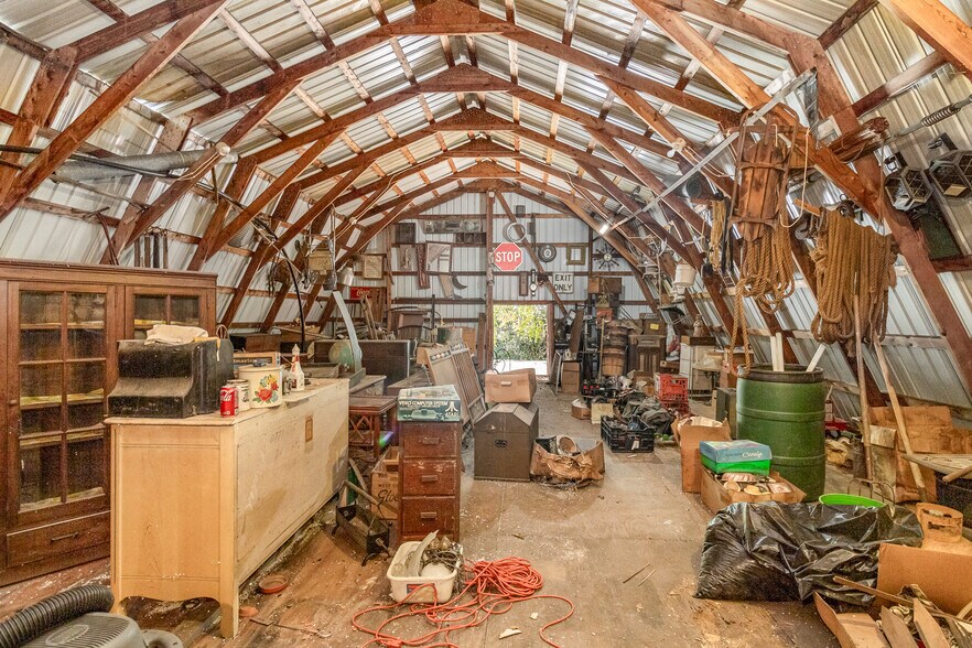 More Photos Of 23205 Cedar Ave, Farmington Specialty For Sale