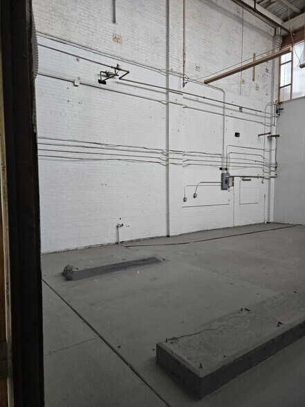 More Photos Of 5020 S Colorado Ave, Seattle Warehouse For Sale