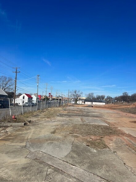 More Photos Of 103 E Harrison St, Reidsville Office For Sale