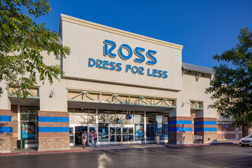 More Photos Of 3000 N Dinuba Blvd, Visalia Unknown For Lease