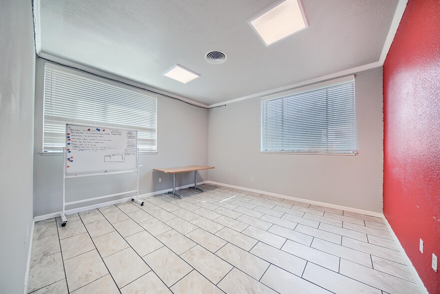 More Photos Of 33 E Magnolia St, Stockton Office For Lease