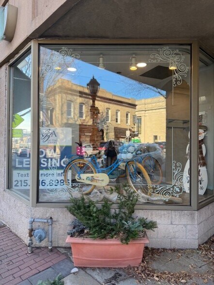 More Photos Of 319 York Rd, Jenkintown Storefront Retail Office For Lease