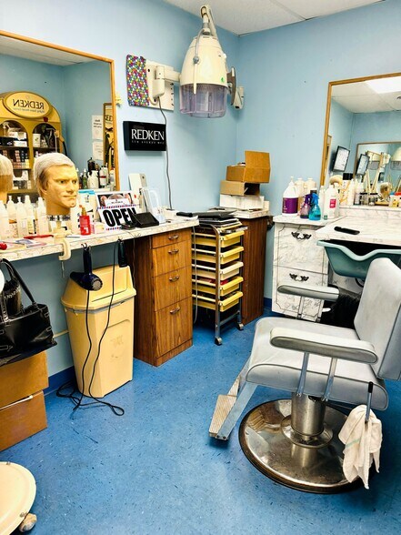 More Photos Of 165 Freemans Bridge Rd, Schenectady Unknown For Lease