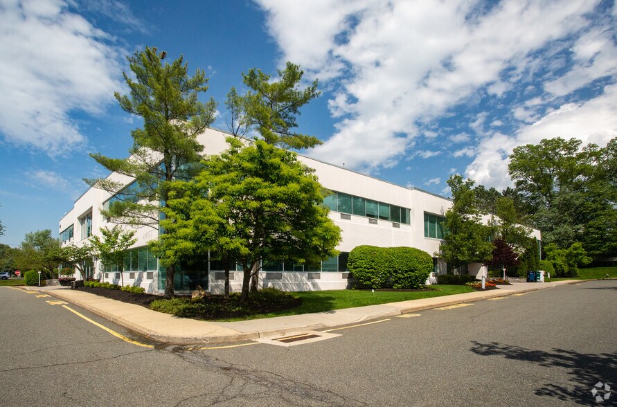 More Photos Of 651 Old Mount Pleasant Ave, Livingston Office For Lease