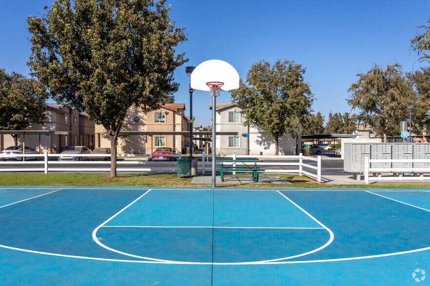 More Photos Of 600 Hosking Ave, Bakersfield Apartments For Sale