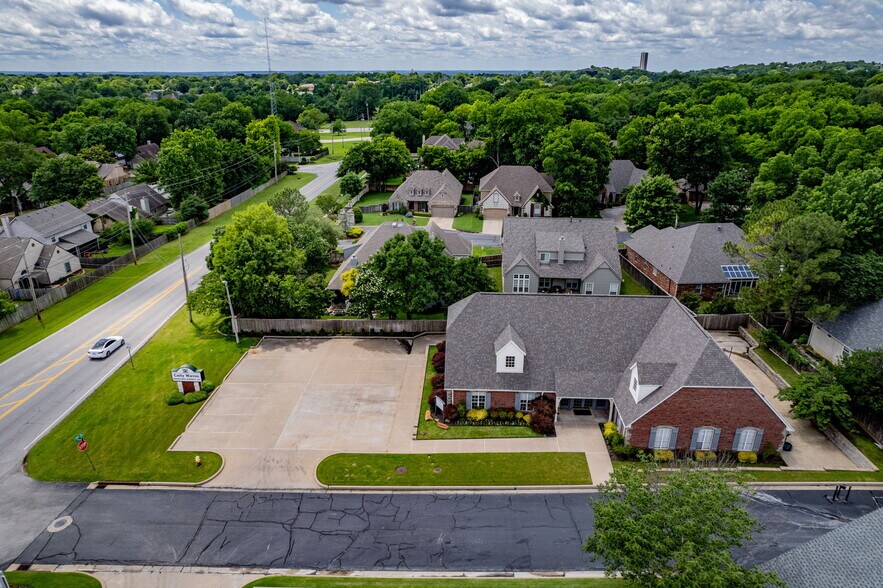 More Photos Of 6119 E 91st St, Tulsa Office For Sale