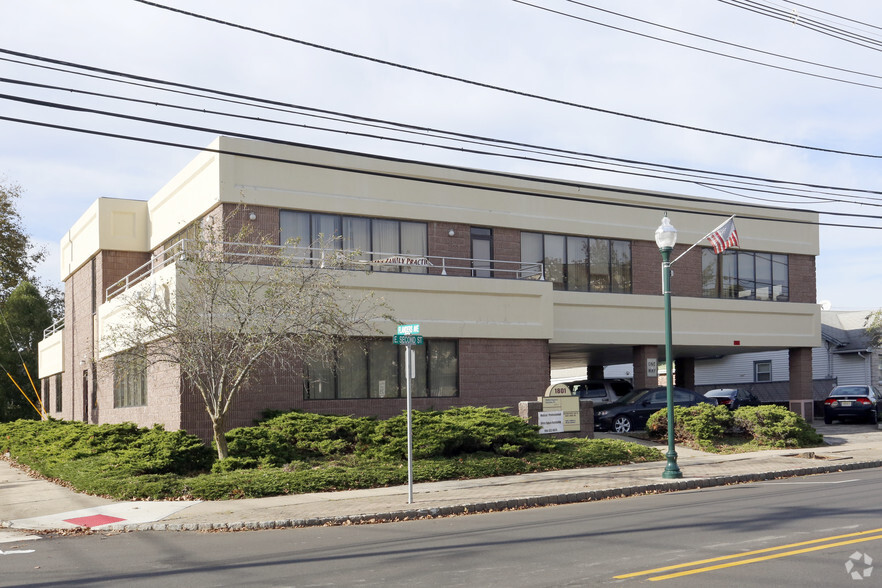 Primary Photo Of 1801 E 2nd St, Scotch Plains Medical For Lease