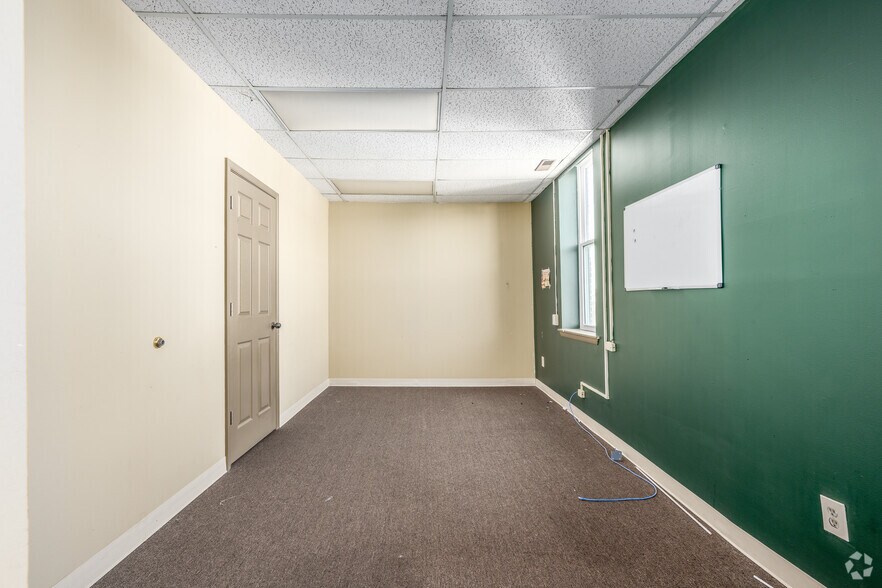 More Photos Of 211 E 25th St, Baltimore Office Residential For Sale