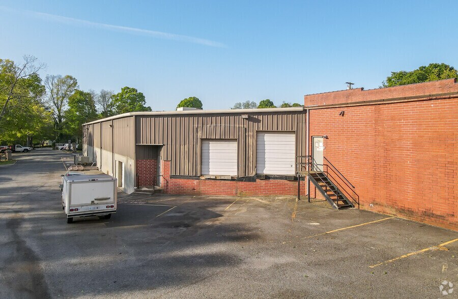 More Photos Of 184 Academy Ave NW, Concord Warehouse For Lease