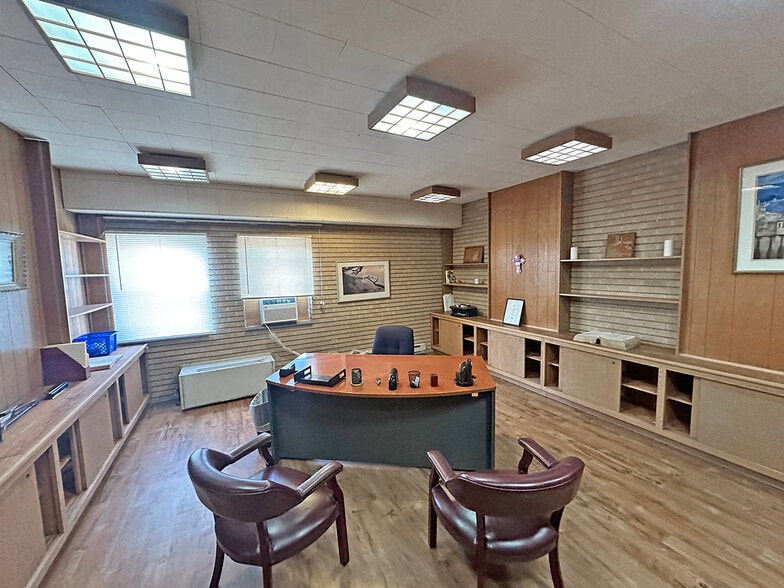 More Photos Of 11000 S Ewing Ave, Chicago Religious Facility For Sale